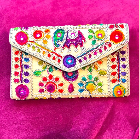 Vintage Handbags - Beautiful Elephant Bag